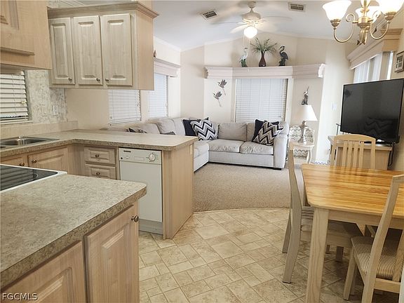 3rd image of 1159 Daniels Rd #74