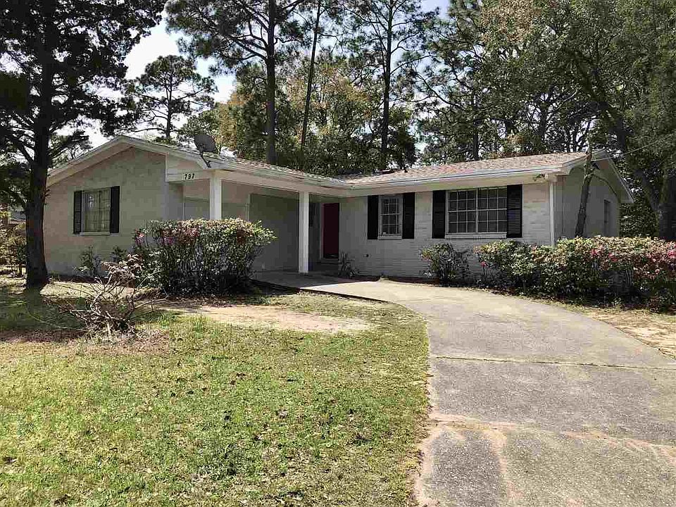 1st image of 797 Boxwood Dr