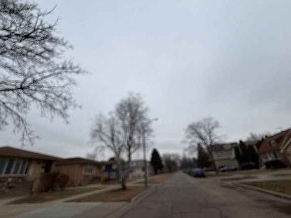4th image of 3947 Center Ave
