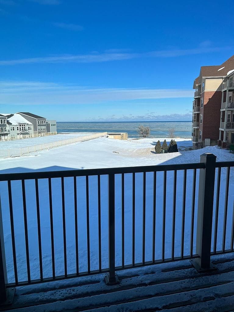 4110 South Lake Dr UNIT 230, St Francis, WI 53235 Zillow