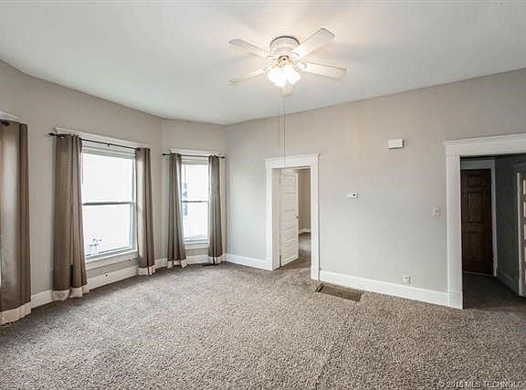 downstair unit living room