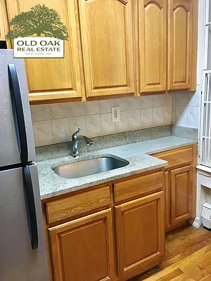 Rented by Old Oak Real Estate | media 8