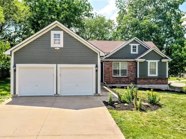 1411 Russell Rd, Pleasant Hill, MO 64080