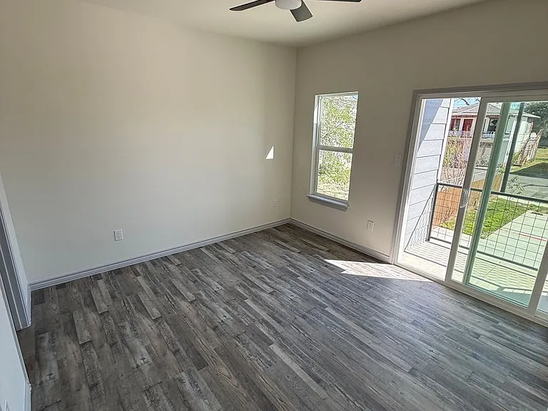 475 Jefferson St — Photo 11
