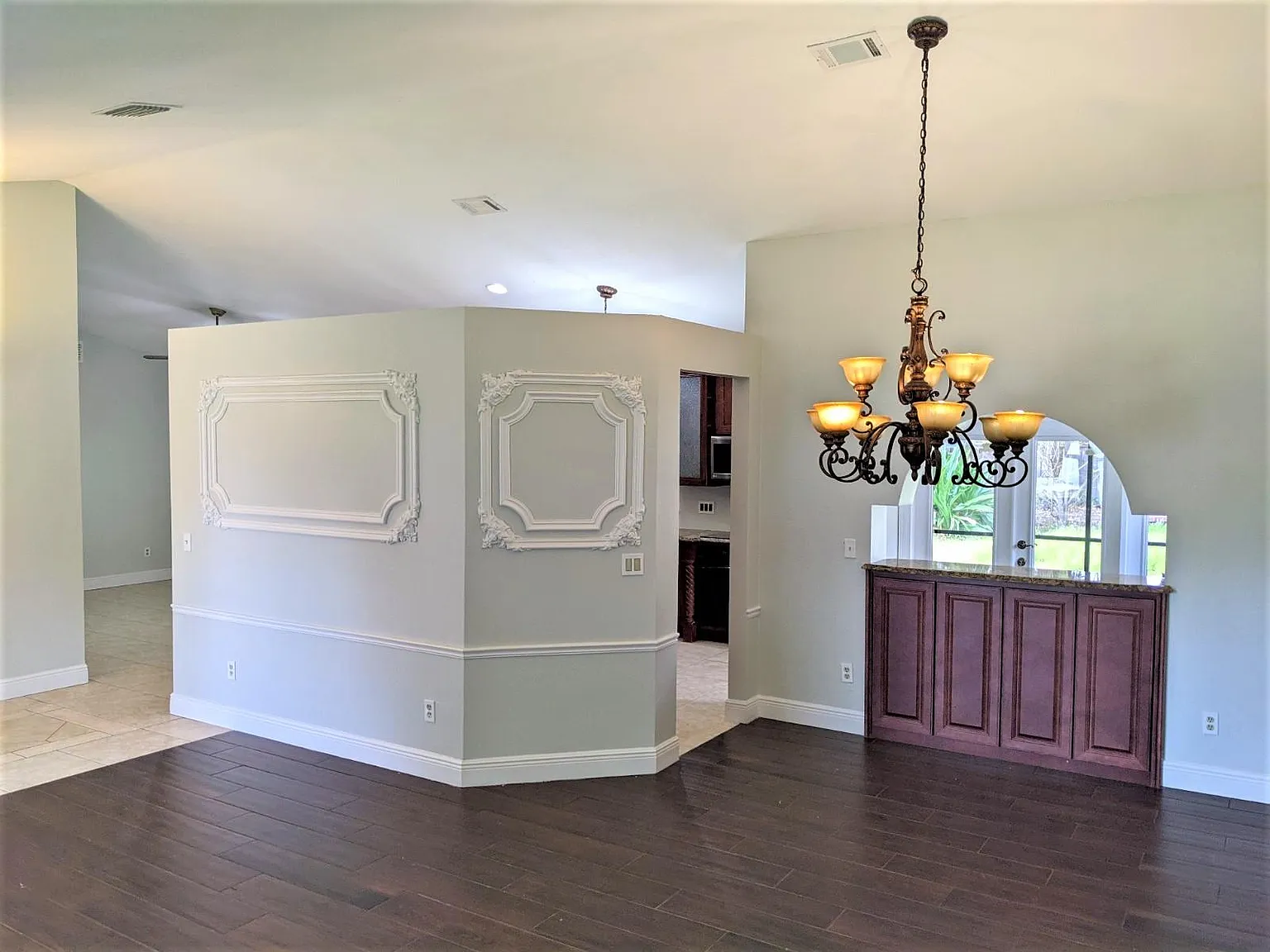 4 bed, 2.5 bath, 2106 sqft, $3,100 — Photo 3