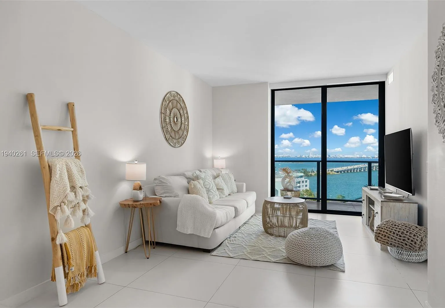 Paraiso Bayviews Condo — Photo 1