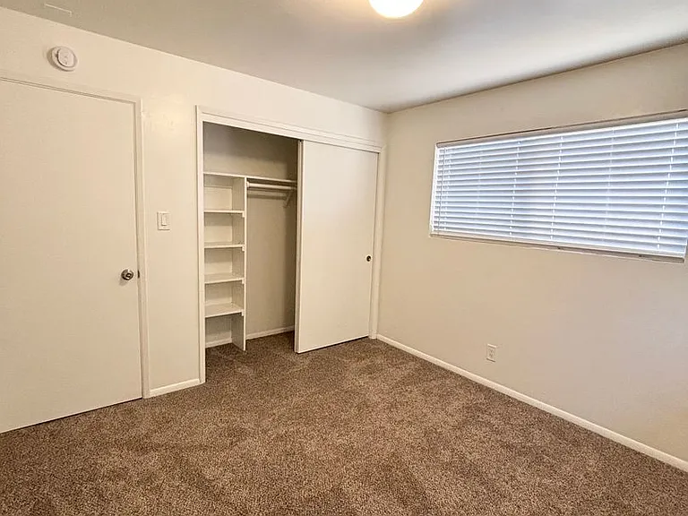 320 & 324 E Pine Ave — Photo 15