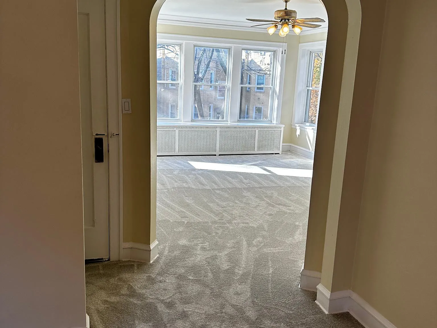 3 bed, 1250 sqft, $1,850 — Photo 3