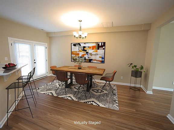 2nd image of 2742 Andover Glen Rd