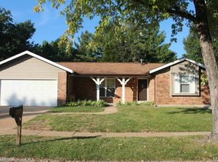 2816 Bee Tree Ln, Saint Louis, MO 63129