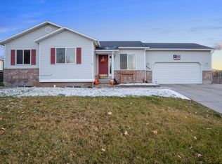 808 Oquirrh Ave, Tooele, UT 84074