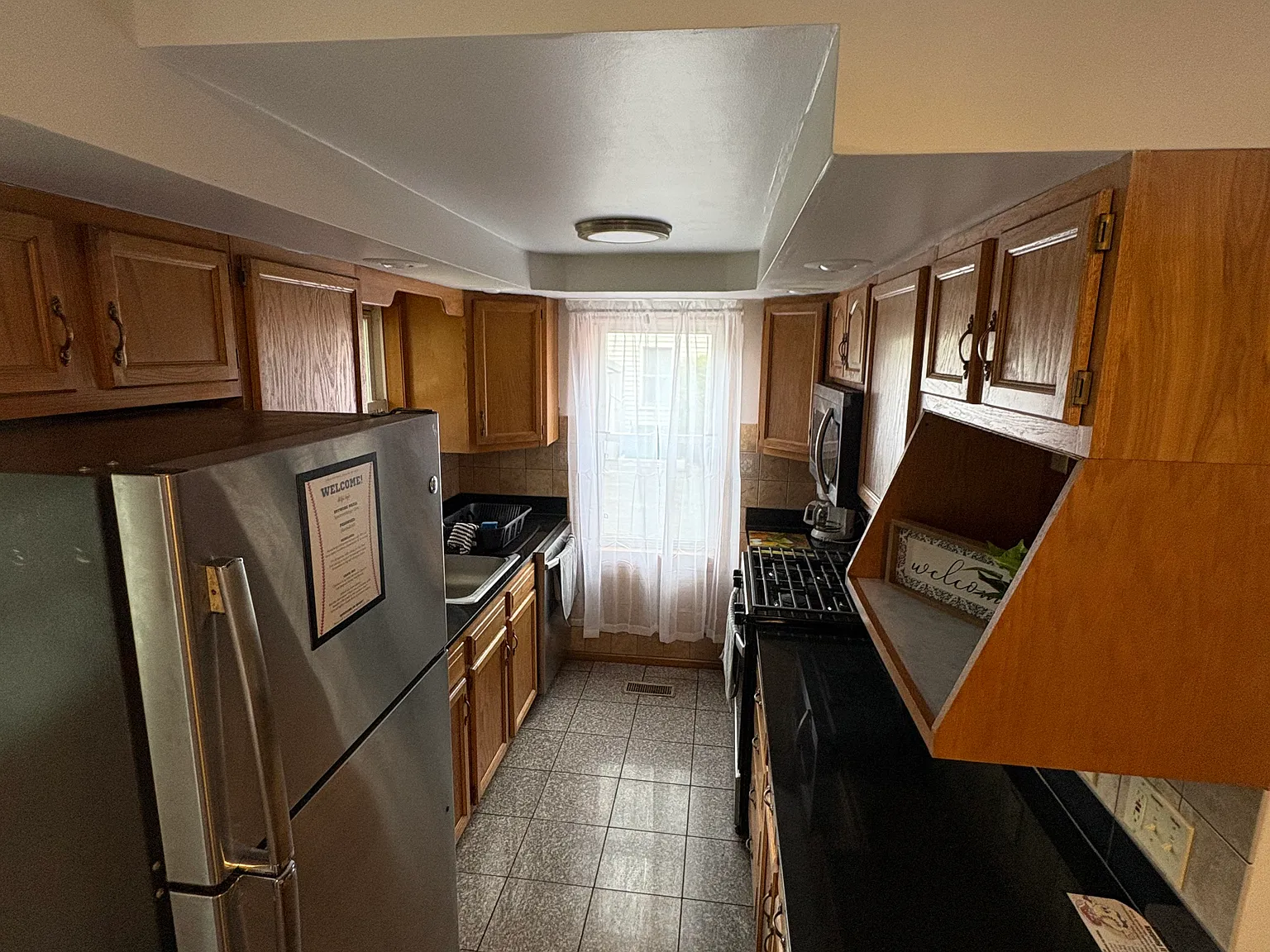 3 bed, 1.5 bath, 1300 sqft, $2,100 — Photo 3