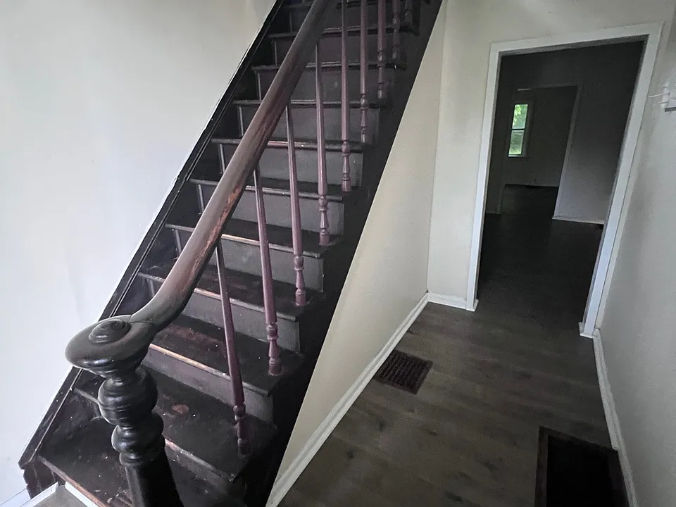 148 W Schuyler St