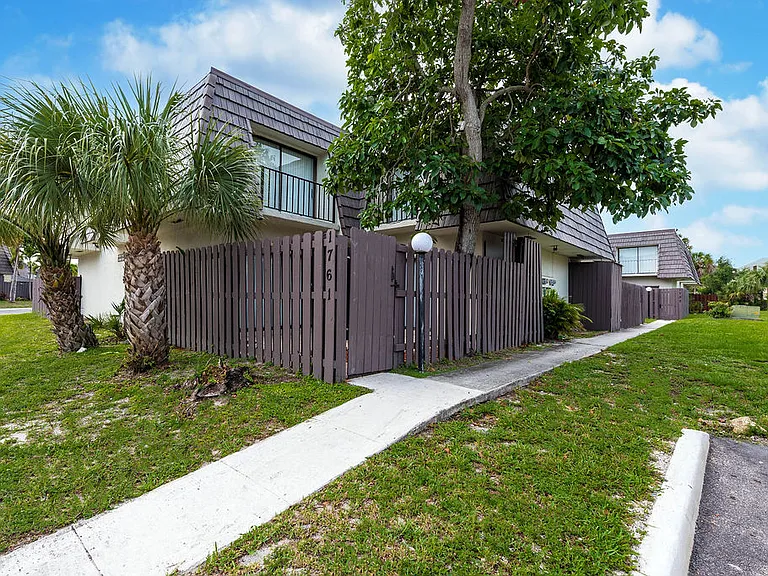 1761 N Congress Ave — Photo 1