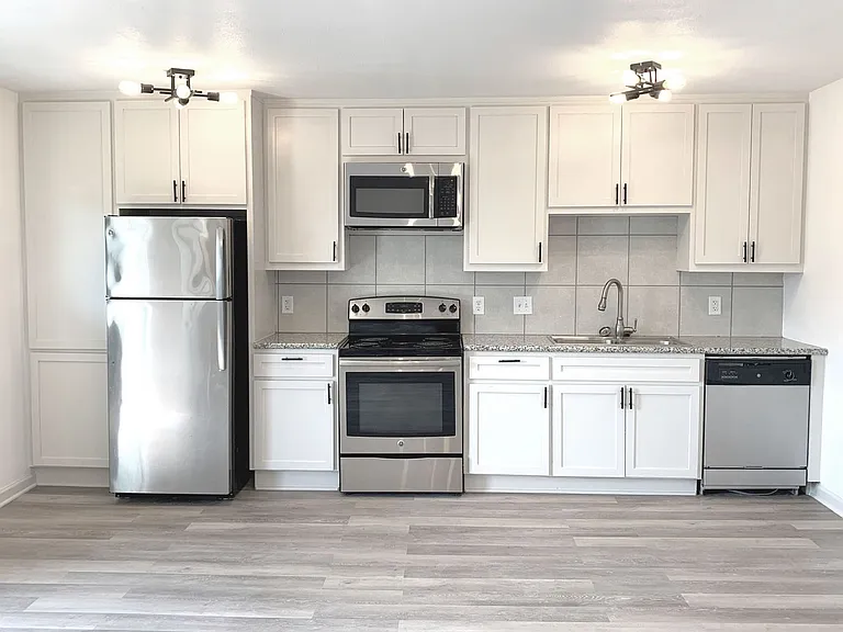 BlueBird Apartments — Photo 31