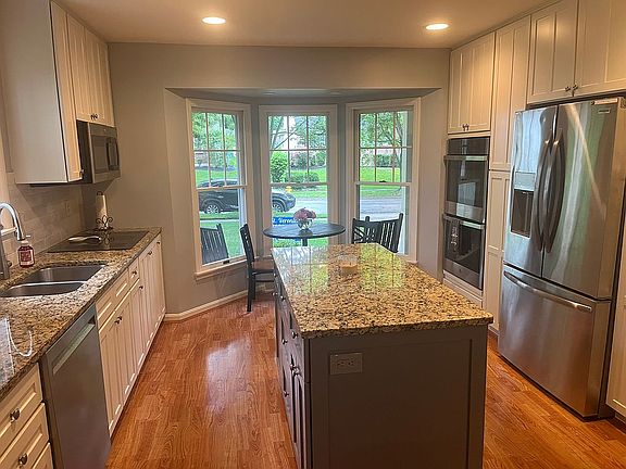 3rd image of 8281 Tidewater Ct