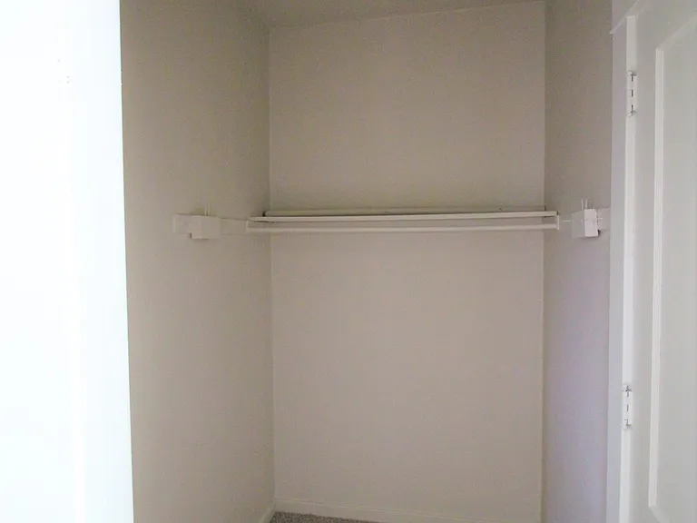 736 Oakland Ave SW — Photo 8