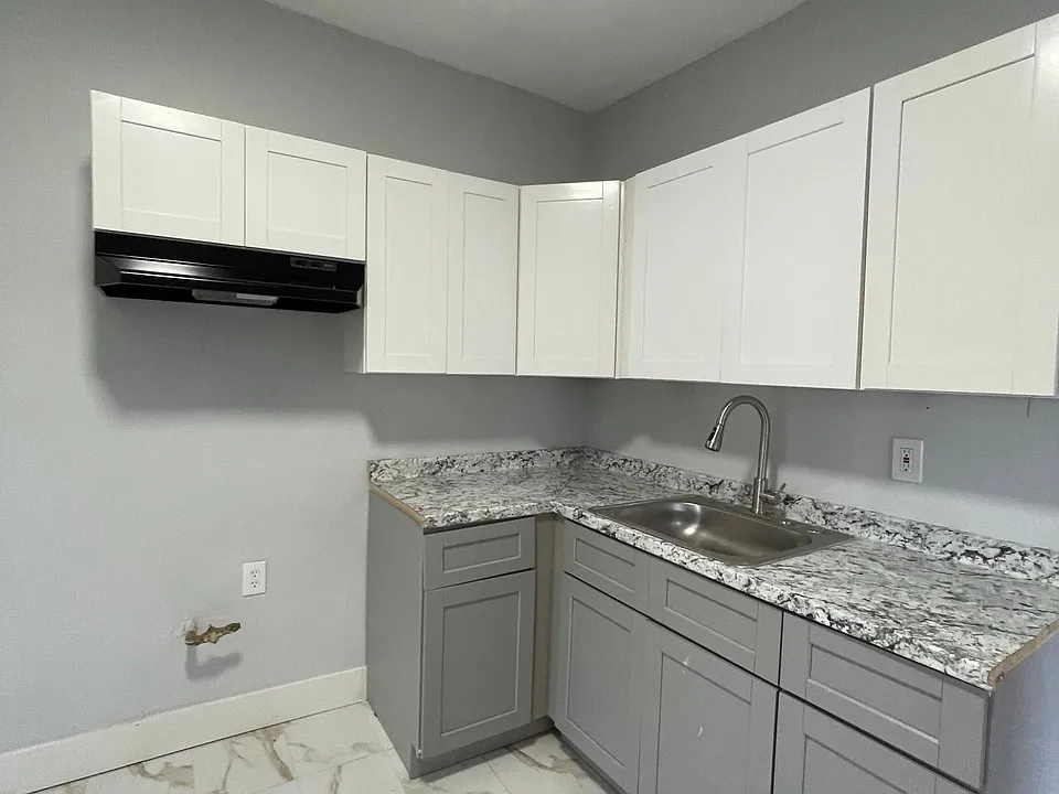 53 Tillinghast St #2L