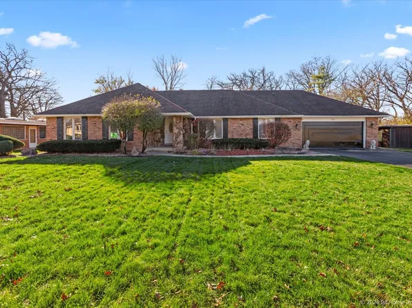 2516 Country Club Dr, Olympia Fields, IL 60461