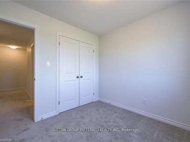 375 Kennington Way — Photo 24