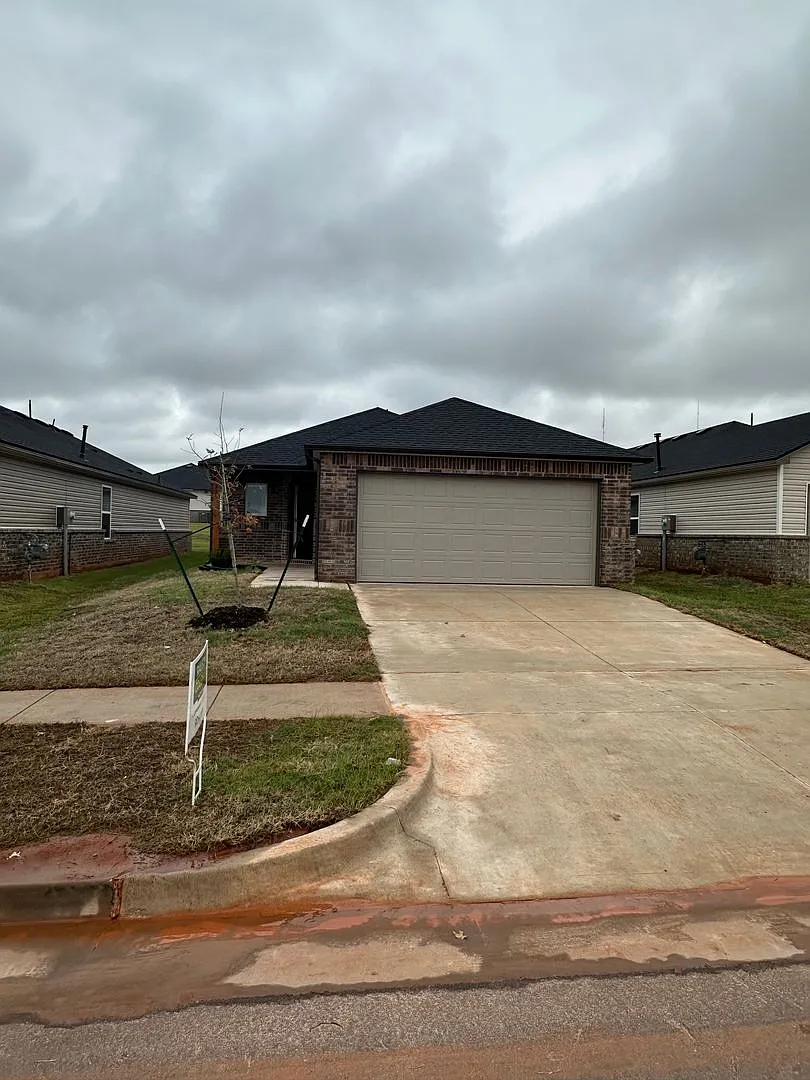 Pre-Lease This 3-Bedroom | 2-Bathroom Home | Hefner Crossing — Photo 3