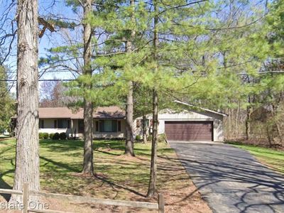 5661 Crooked Lake Rd, Howell, MI, 48843