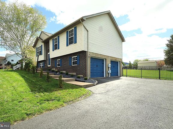 4th image of 133 Steeplechase Dr
