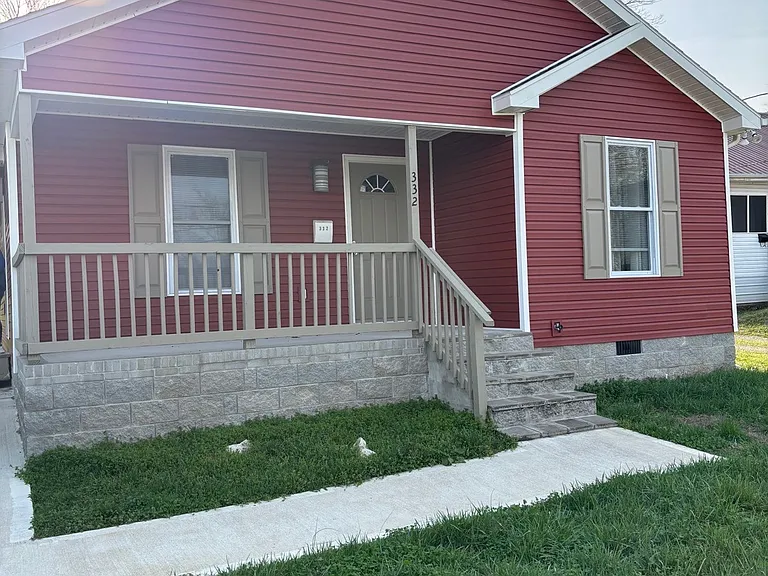 332 W Edmunds St — Photo 1