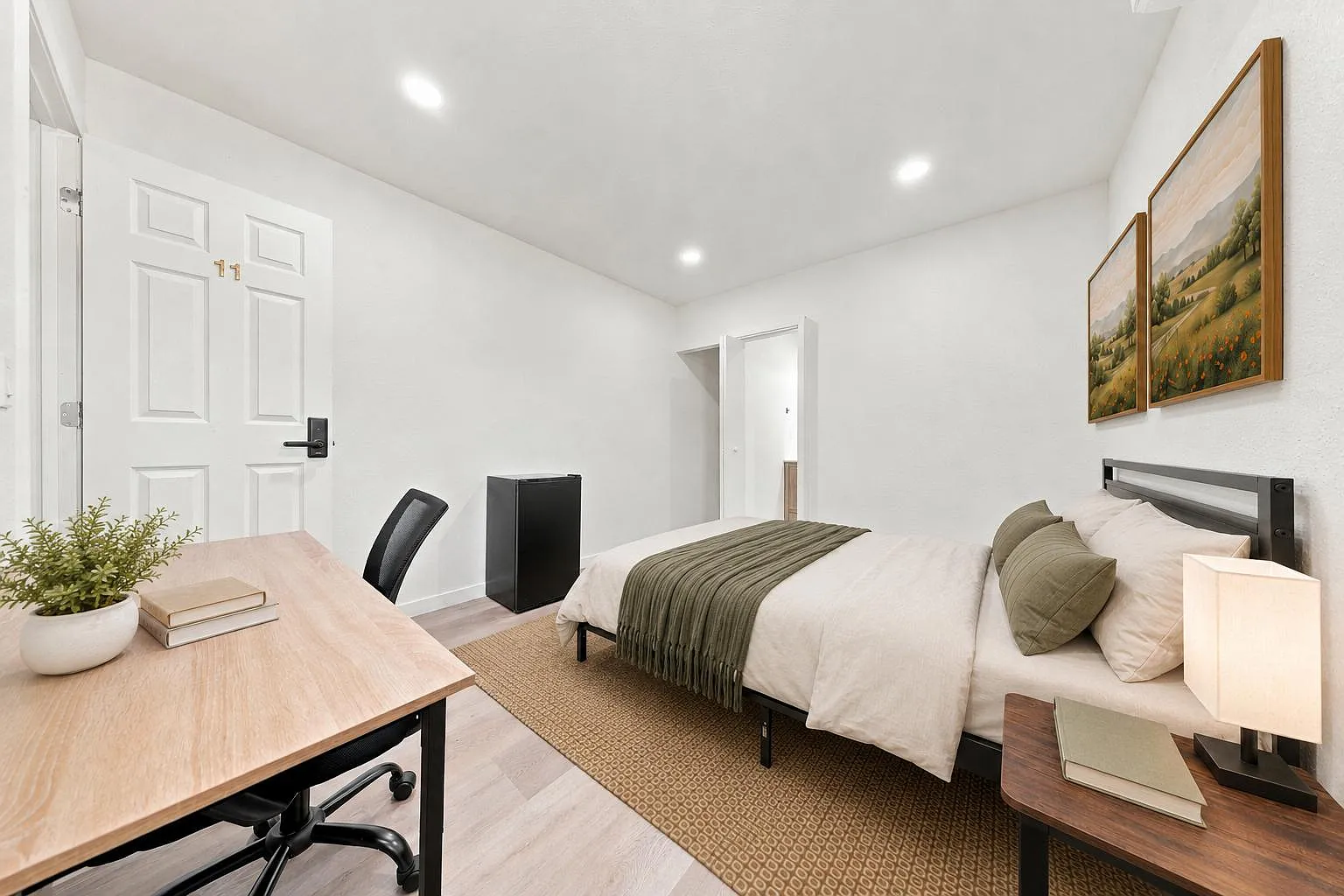 4 bed, 10.0 bath, 2800 sqft, $1,343 — Photo 4