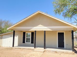 240 E Dickens St, Slaton, TX 79364
