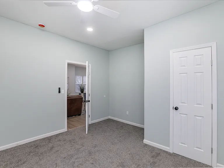 401 N Madison Ave — Photo 26