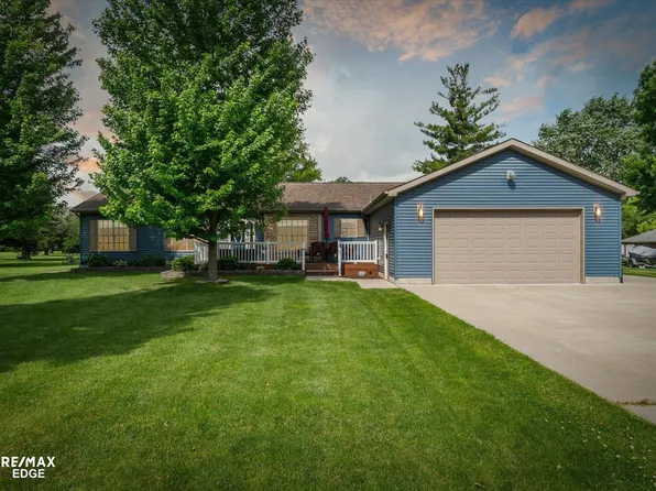 1168 S Vassar Rd, Burton, MI 48509