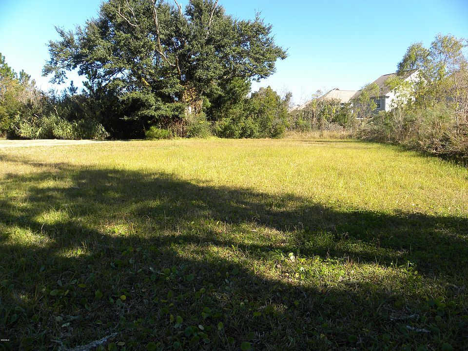 2nd image of 406 Cedar Ave