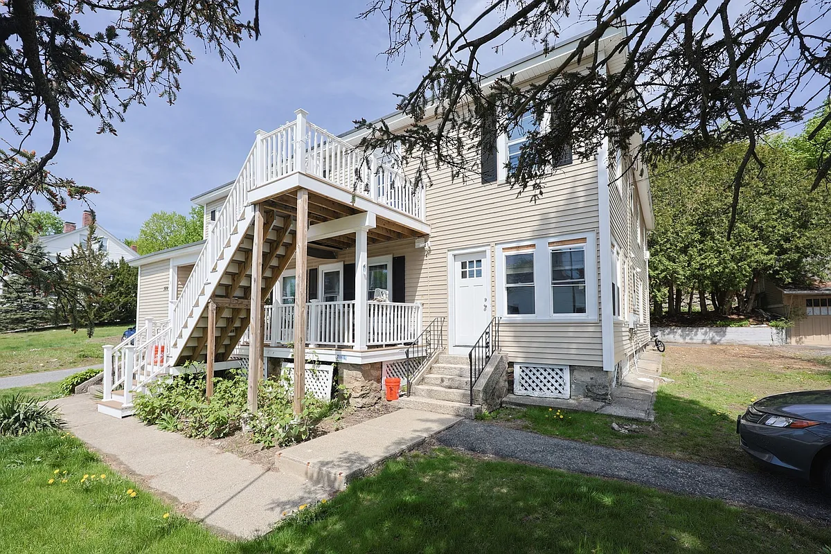 Building Photo - 309 Providence Rd #3