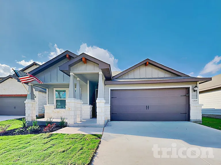 13519 Paxton Blvd — Photo 1