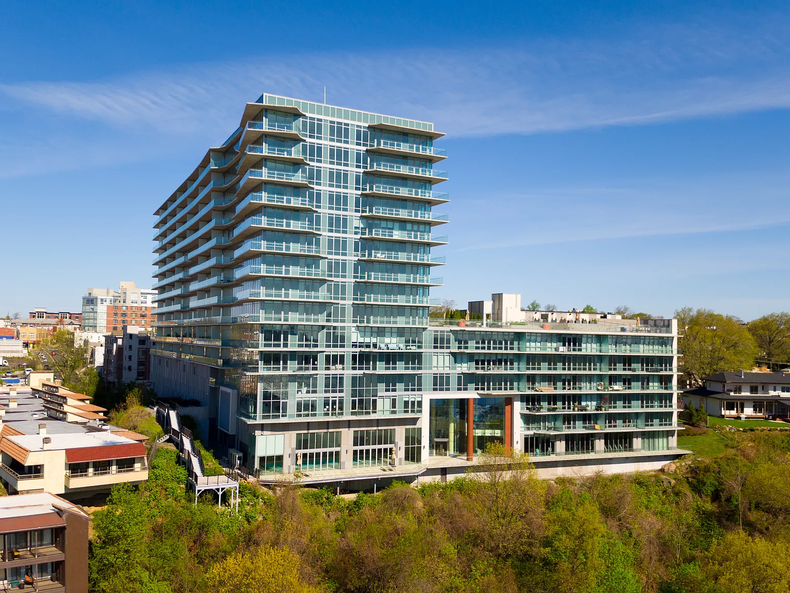 One Park Condos — Photo 1