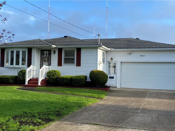 3911 Brian Ct, Hamburg, NY 14075