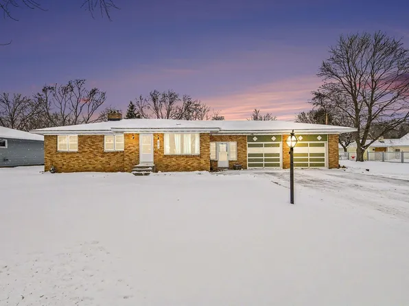 671 E 13th St, Holland, MI 49423