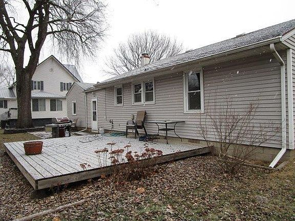 2nd image of 604 Taft St S