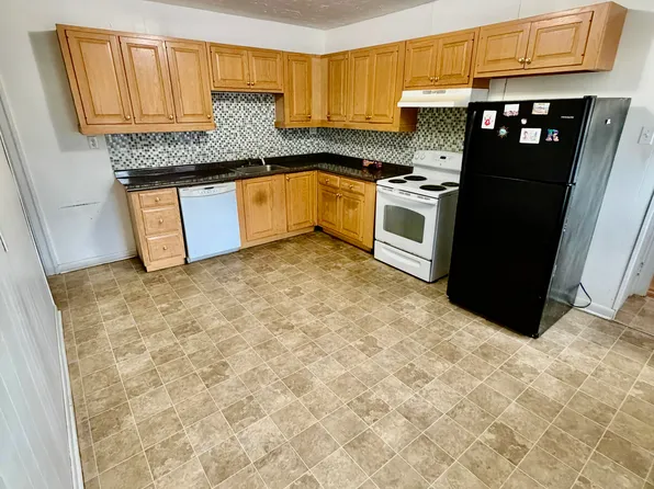 46 Park Ave APT 2, Worcester, MA 01609