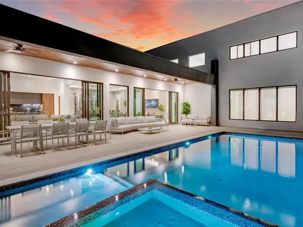 2110 NE 197th Ter, Miami, FL 33179