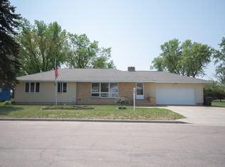 118 5th St SW, Melrose, MN 56352