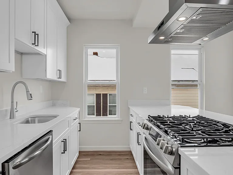12 Alpine St #3 — Photo 7