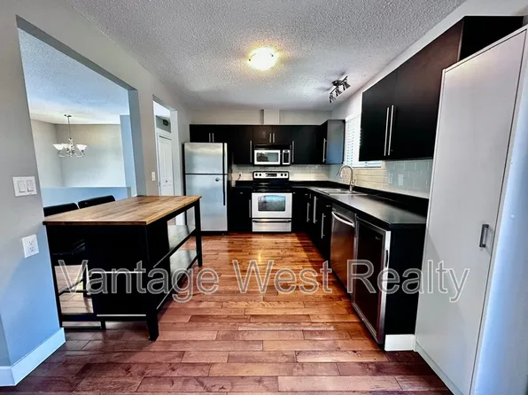 825 Rutland Rd S #1, Kelowna, BC V1X 3C4