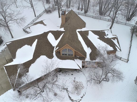 2nd image of 1614 Country Club Ln