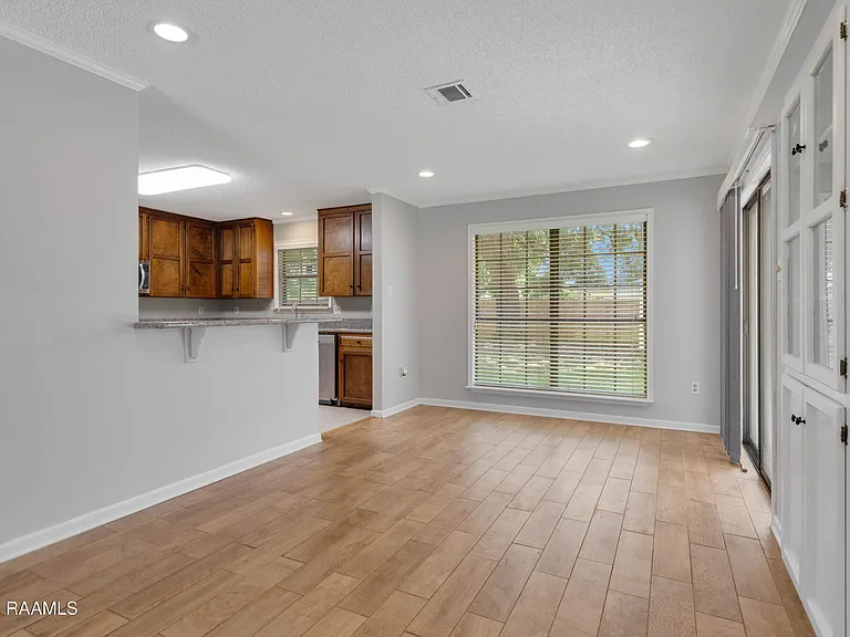 118 Village Green Dr — Photo 7
