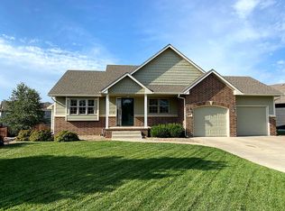 309 Morning Dew, Hesston, KS 67062