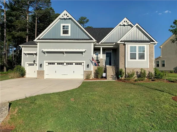 43 Skipping Water Dr, Spring Lake, NC 28390