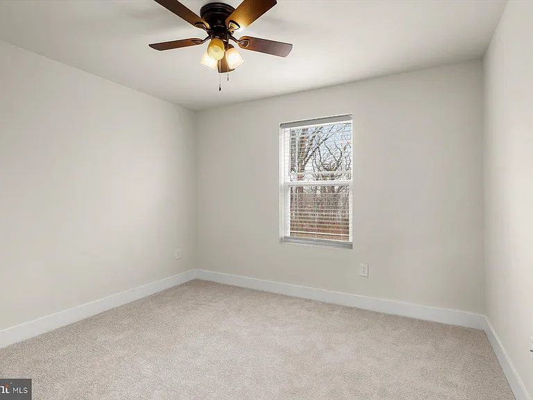 304 Sweetbay Rd — Photo 28