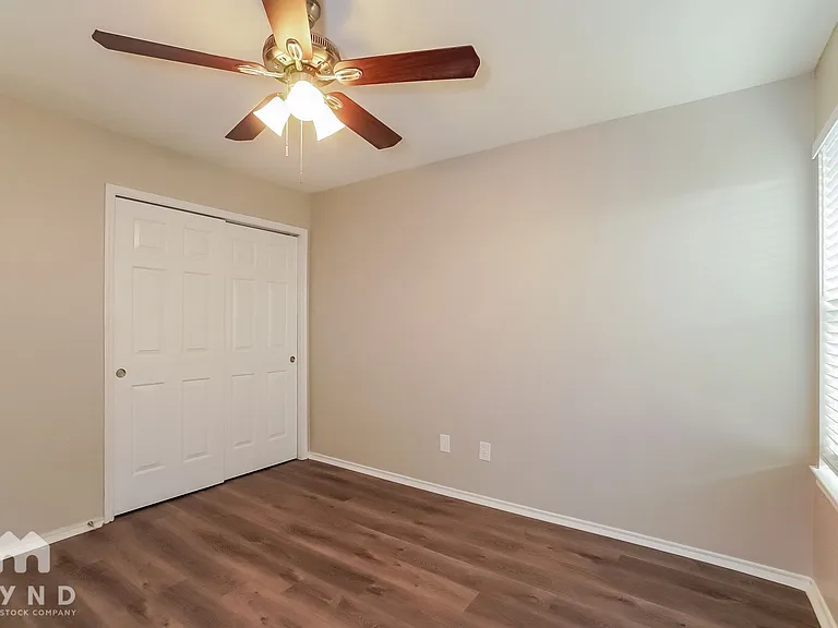 12035 Thornecrest Dr — Photo 12